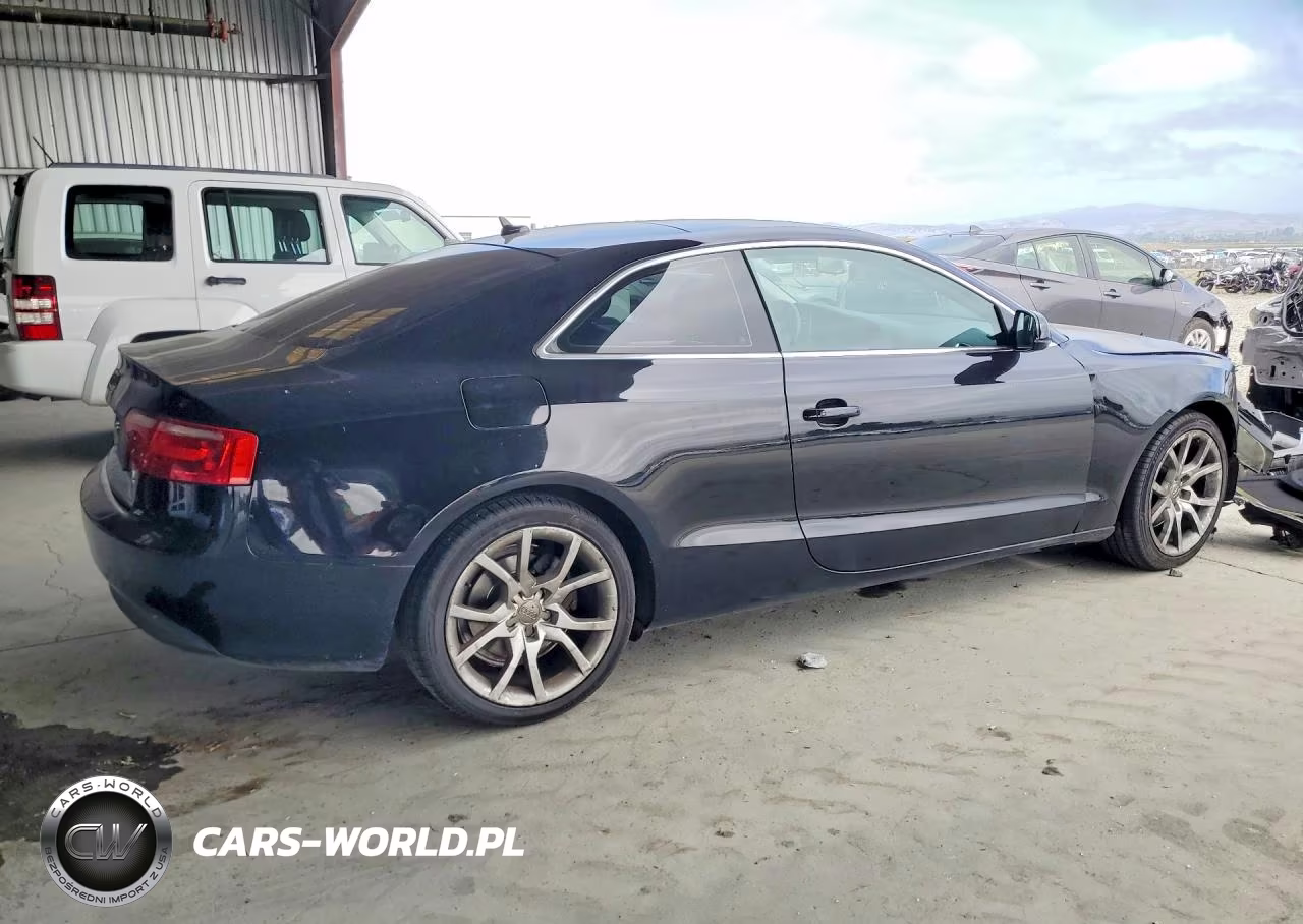 2011 Audi A5 Premium VIN:WAUCFAFR1BA004446 - 3