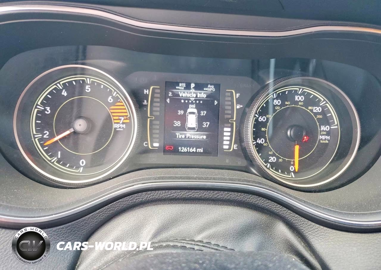 2020 Jeep Cherokee Latitude Plus VIN:1C4PJMLB9LD569457 - 9