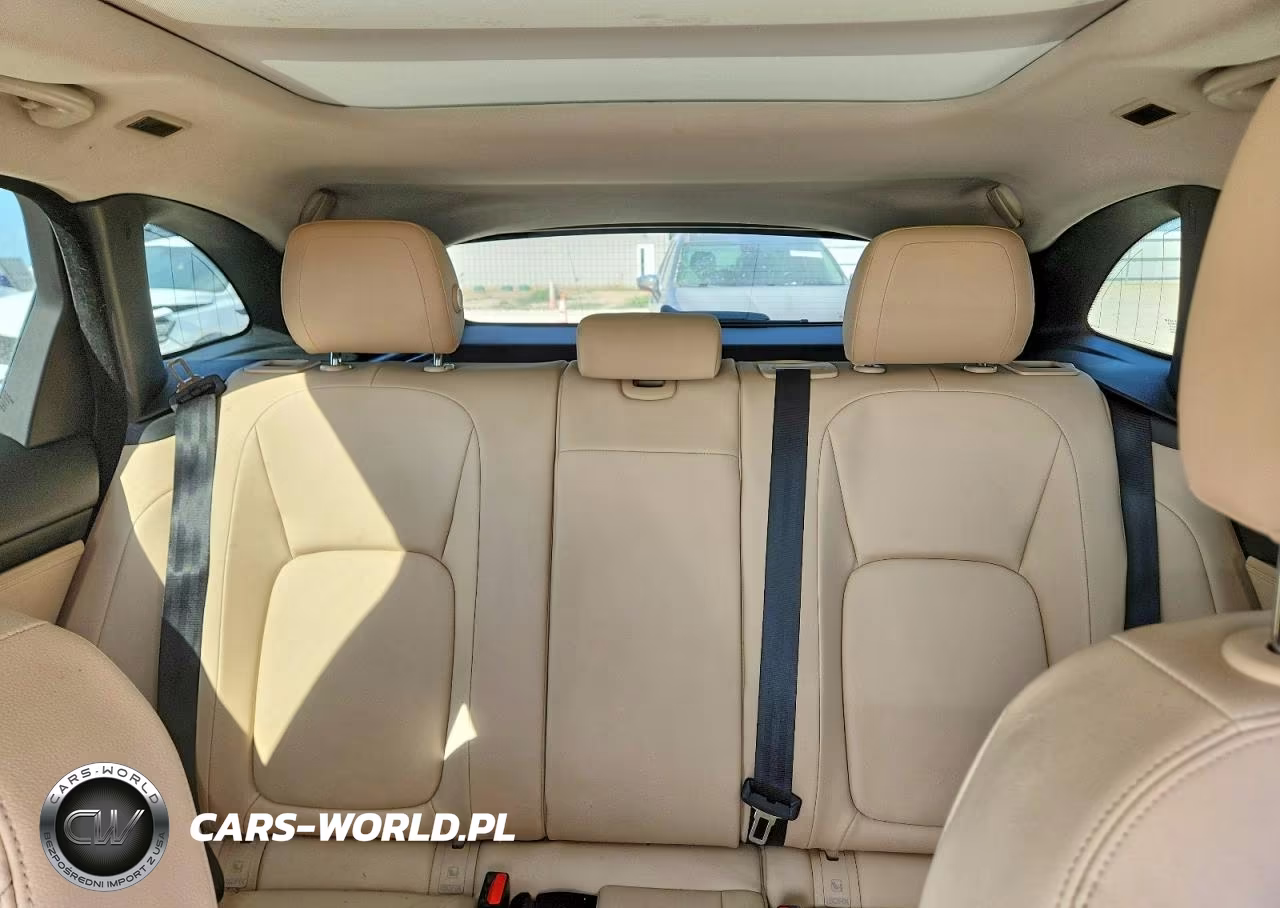 2018 Jaguar F-Pace Premium VIN:SADCJ2FX0JA265379 - 10