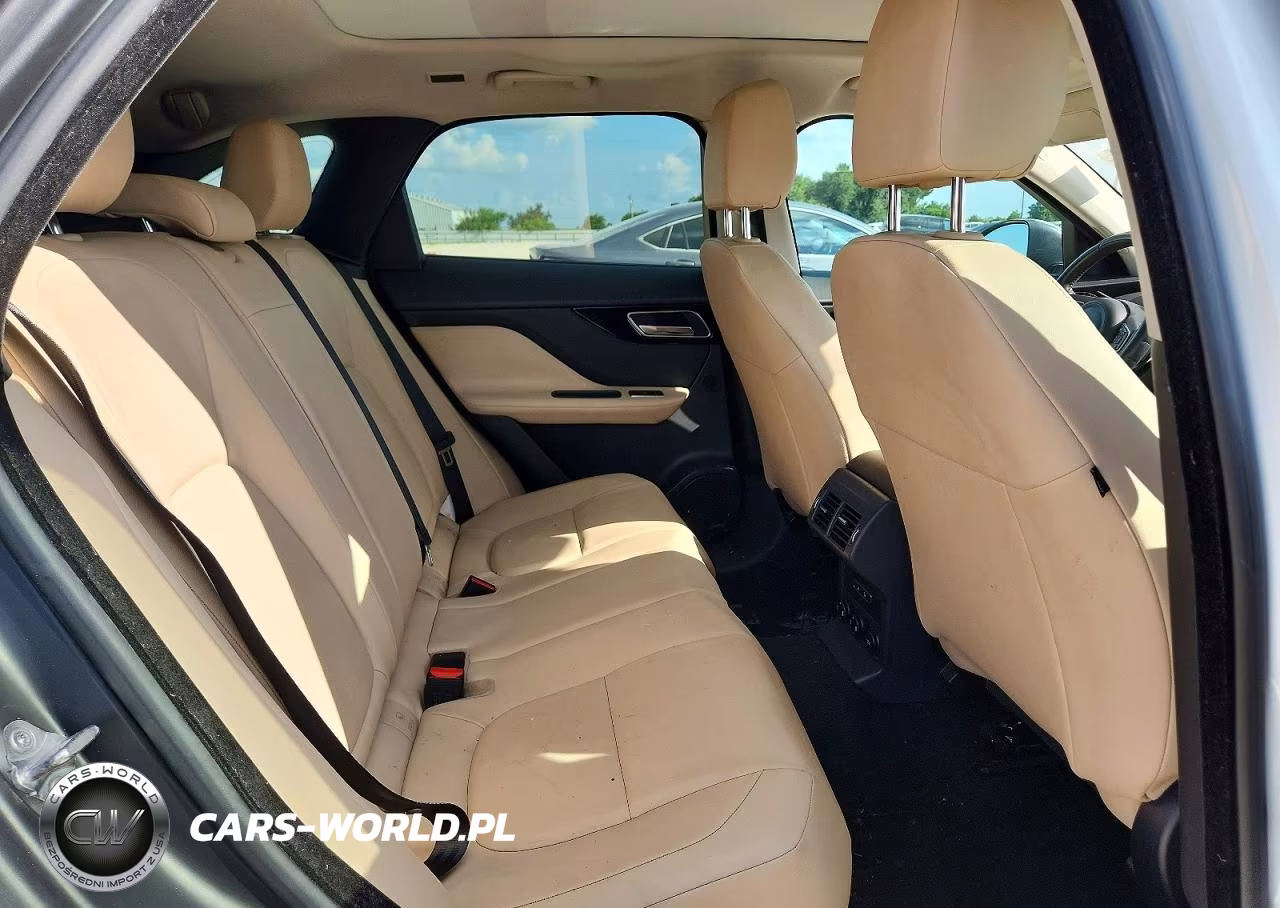 2018 Jaguar F-Pace Premium VIN:SADCJ2FX0JA265379 - 11