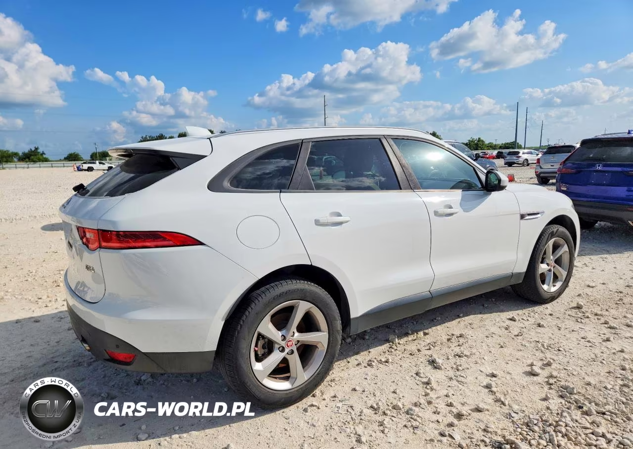 2018 Jaguar F-Pace Premium VIN:SADCJ2FX0JA265379 - 3