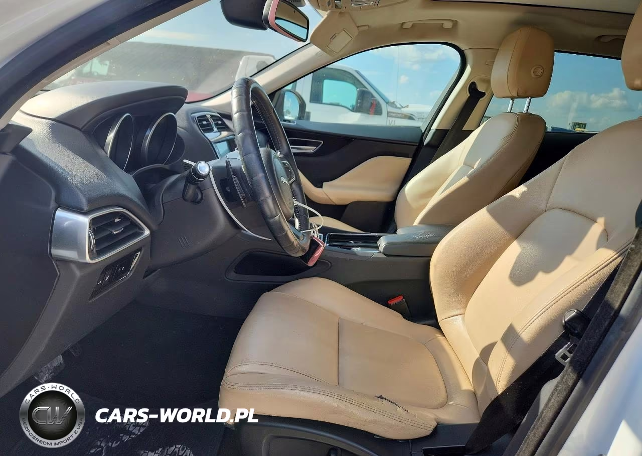 2018 Jaguar F-Pace Premium VIN:SADCJ2FX0JA265379 - 7