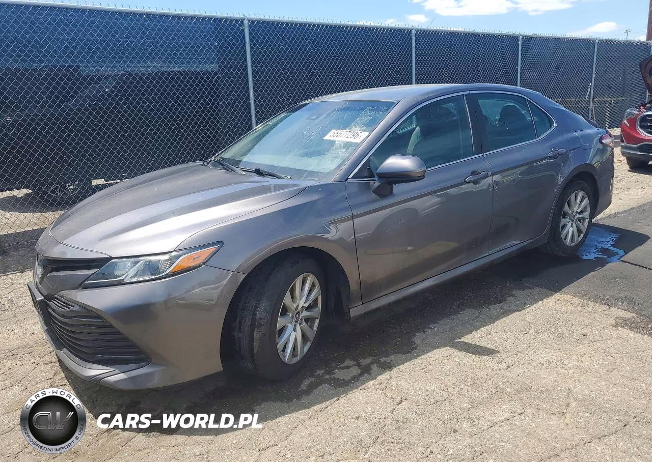 2019 Toyota Camry Le – zdjęcie 1 z 12