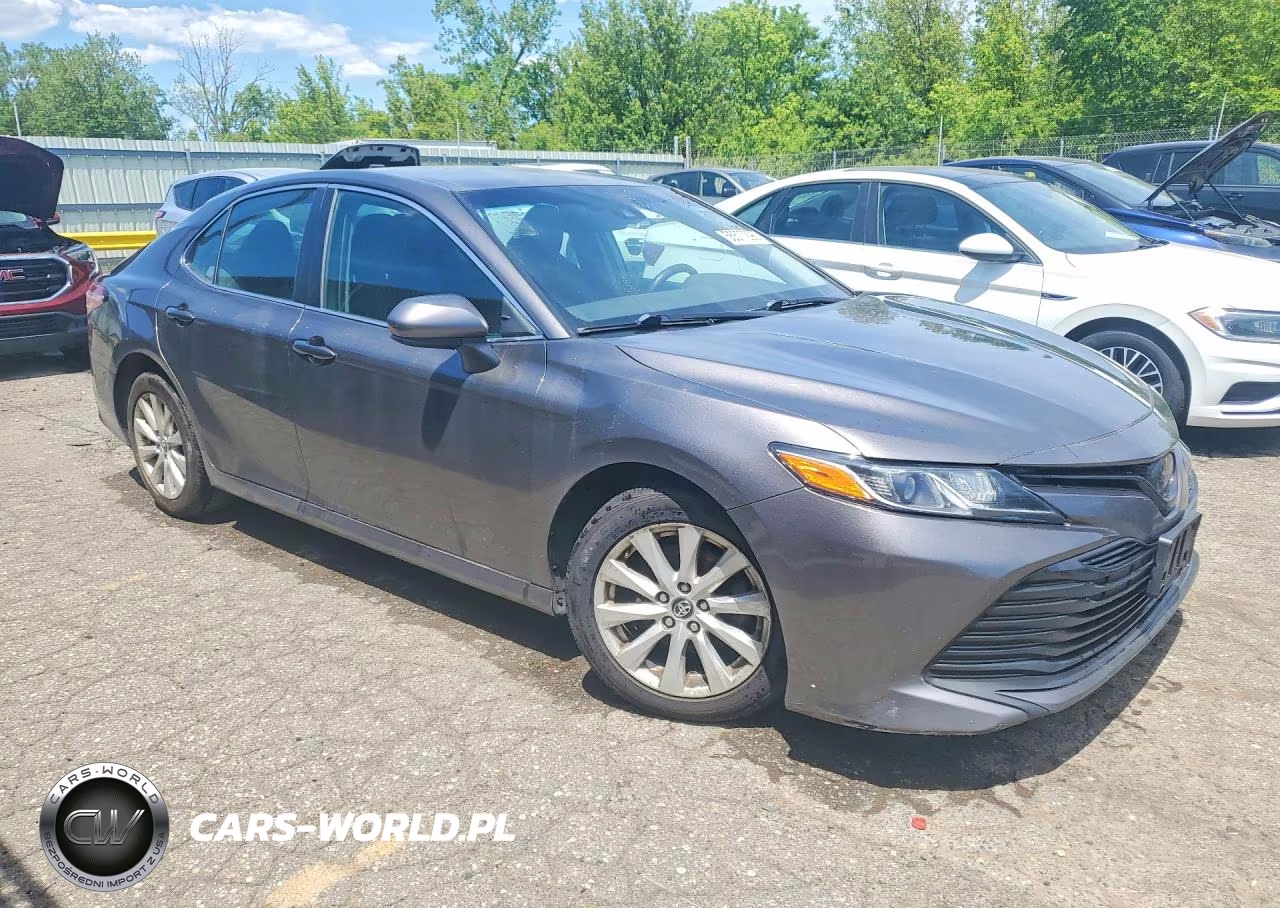 2019 Toyota Camry Le VIN:4T1B11HK9KU773090 - 4