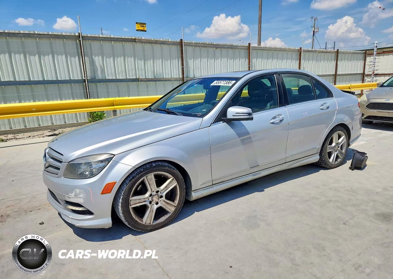 2011 Mercedes-Benz C 300 – zdjęcie 1 z 13