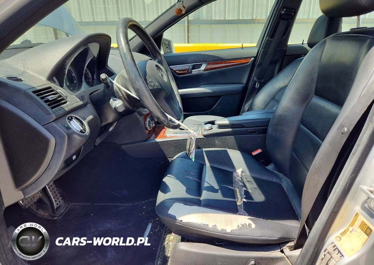 2011 Mercedes-Benz C 300 VIN:WDDGF5EB5BA459774 - 7