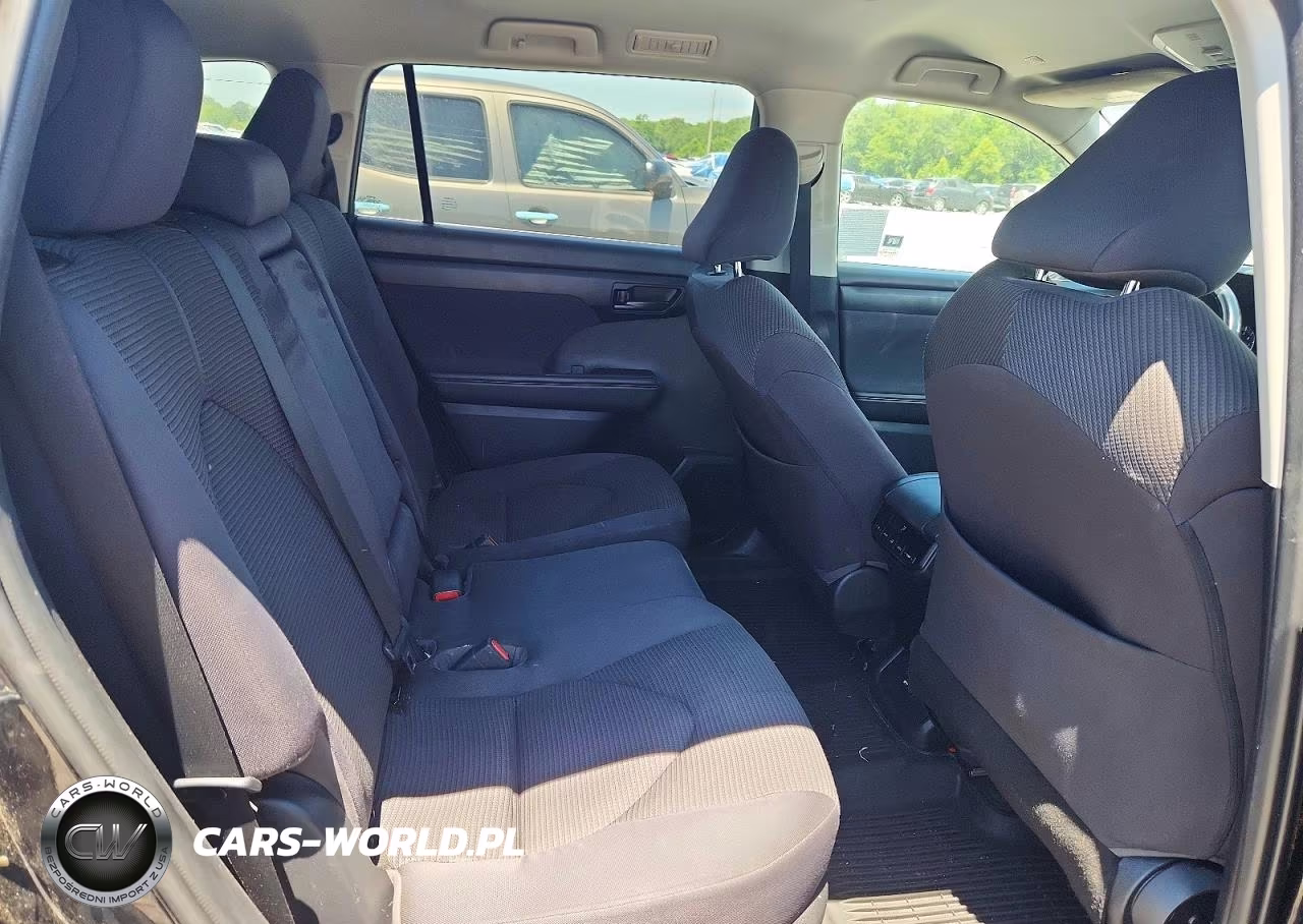 2020 Toyota Highlander Le VIN:5TDZZRAH2LS510096 - 10