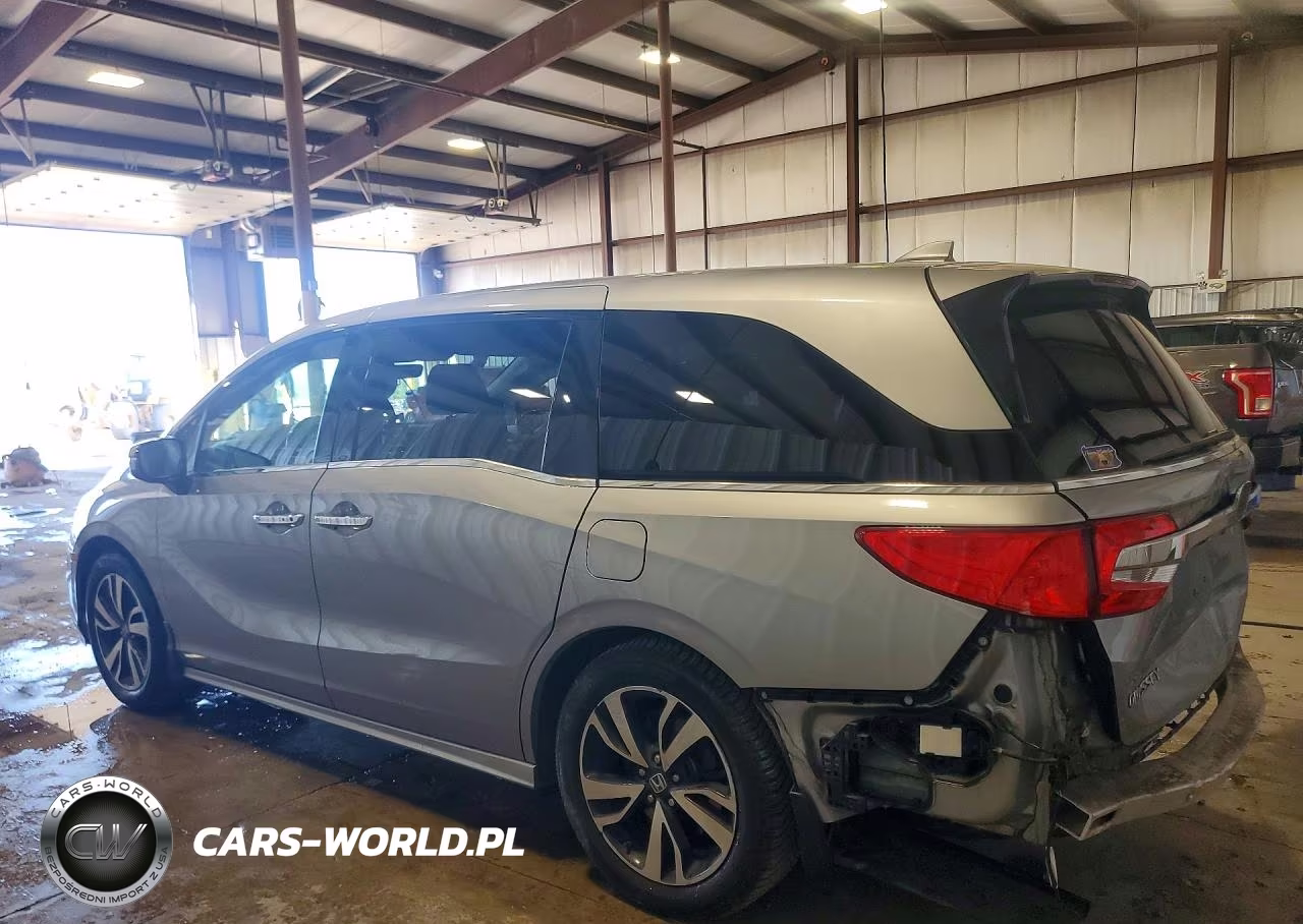 2018 Honda Odyssey Elite VIN:5FNRL6H9XJB099501 - 2