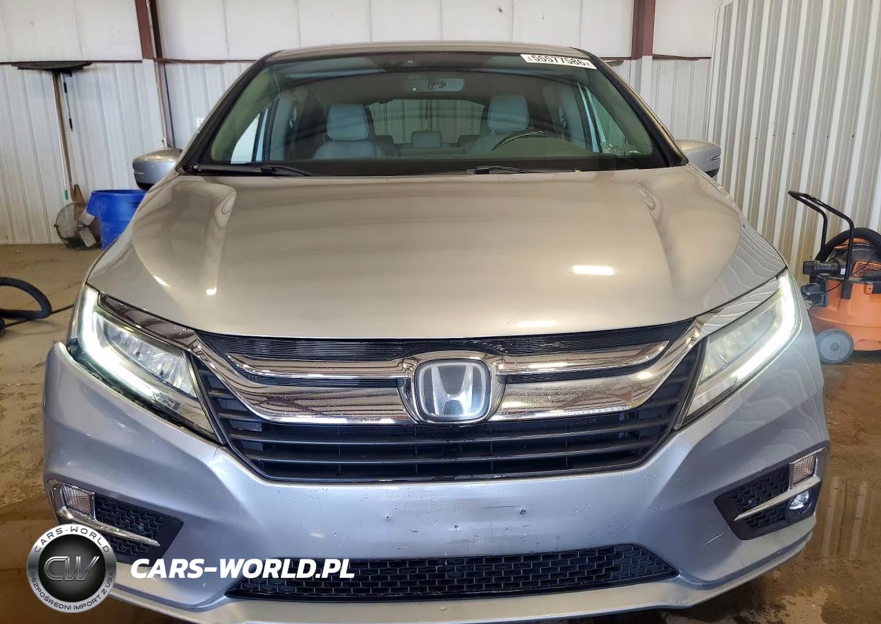 2018 Honda Odyssey Elite VIN:5FNRL6H9XJB099501 - 5