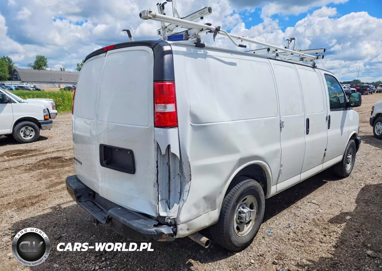 2018 Chevrolet Express G3500 VIN:1GCZGGFG5J1251138 - 3
