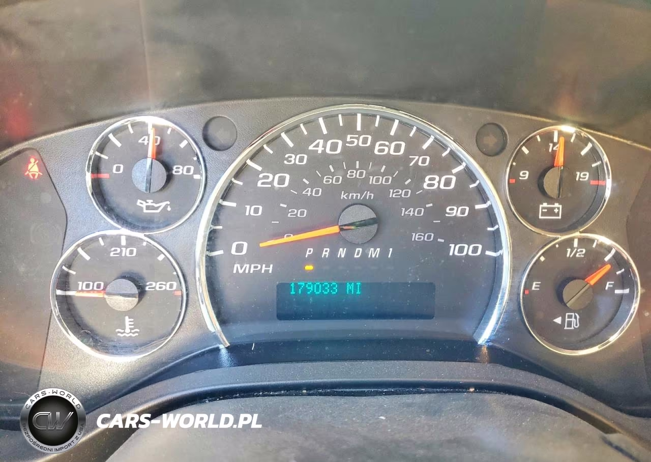 2018 Chevrolet Express G3500 VIN:1GCZGGFG5J1251138 - 9
