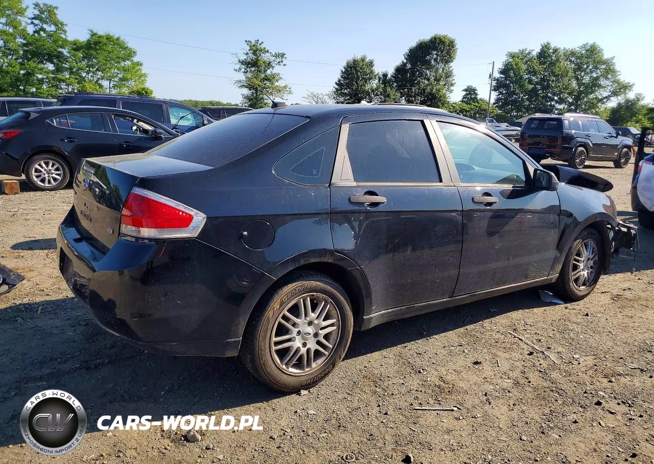 2009 Ford Focus Se VIN:1FAHP35N79W156069 - 3