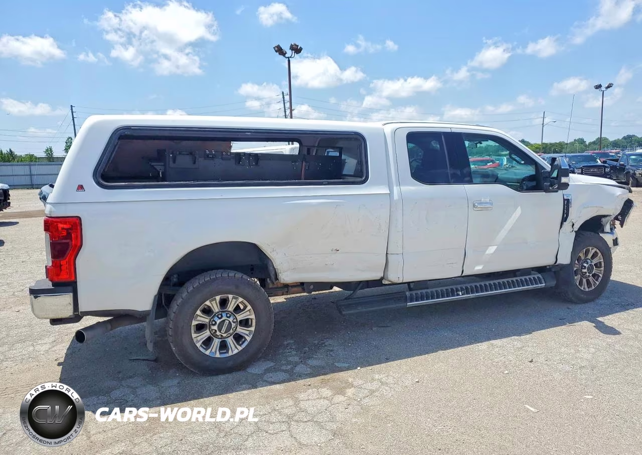 2018 Ford F-250 VIN:1FT7X2B63JEC66415 - 3