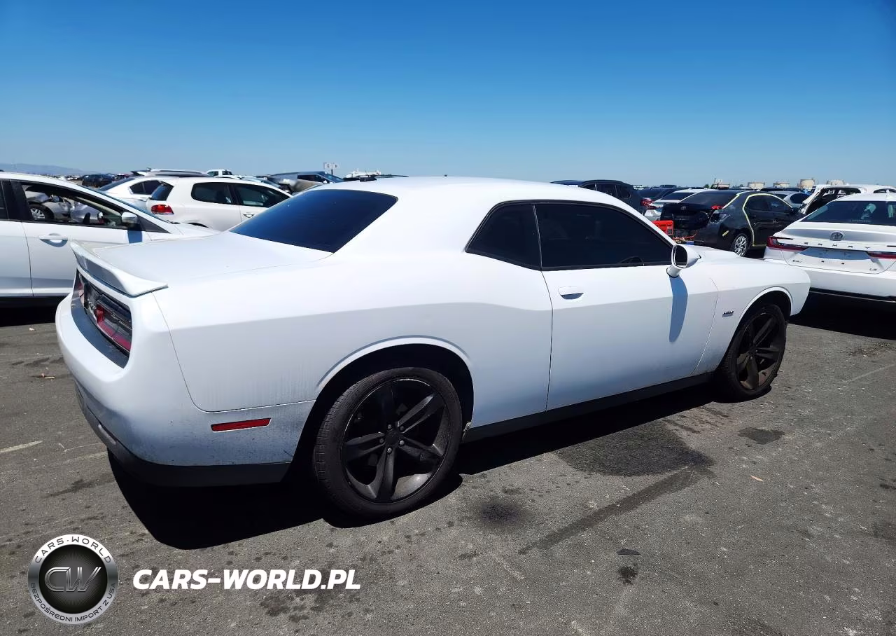 2018 Dodge Challenger Sxt VIN:2C3CDZAG2JH245837 - 3
