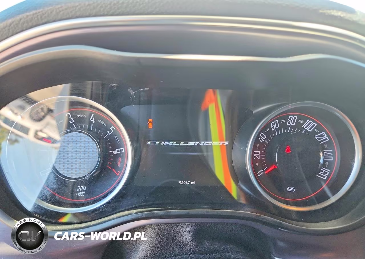 2018 Dodge Challenger Sxt VIN:2C3CDZAG2JH245837 - 9