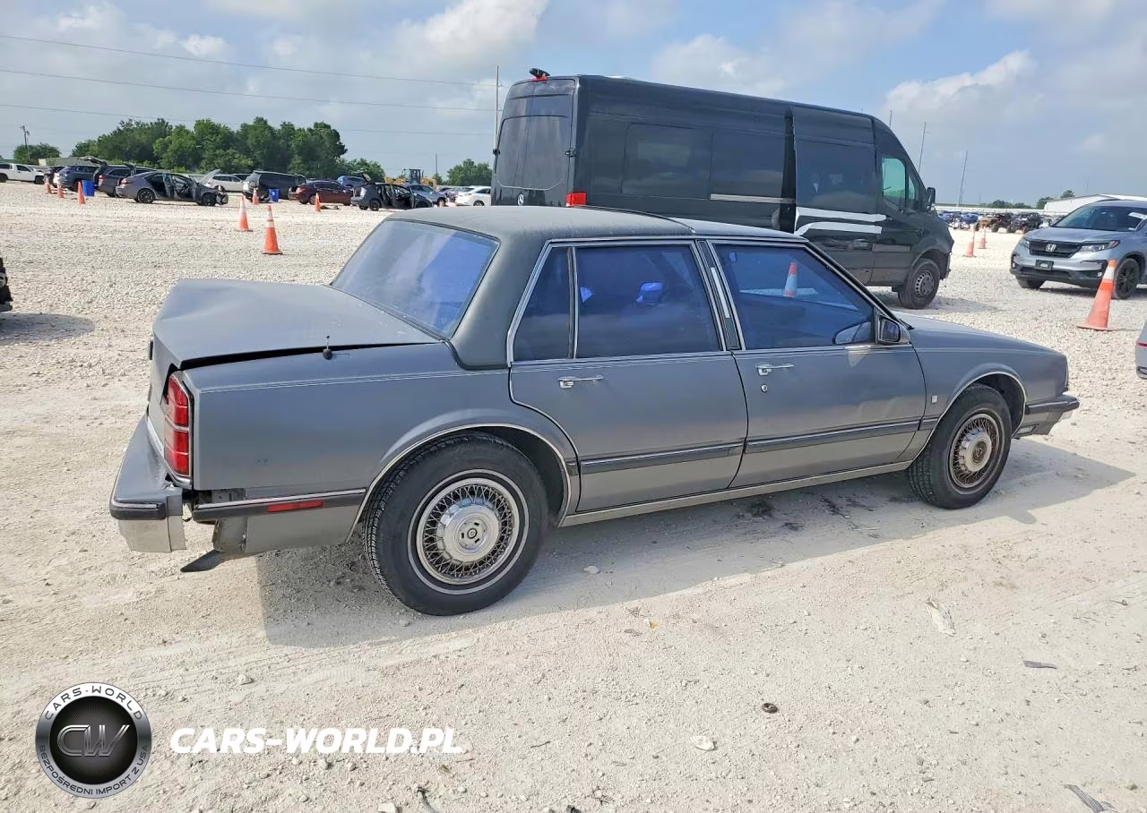 1989 Oldsmobile Delta 88 Royale Brougham VIN:1G3HY54C3K1816436 - 3