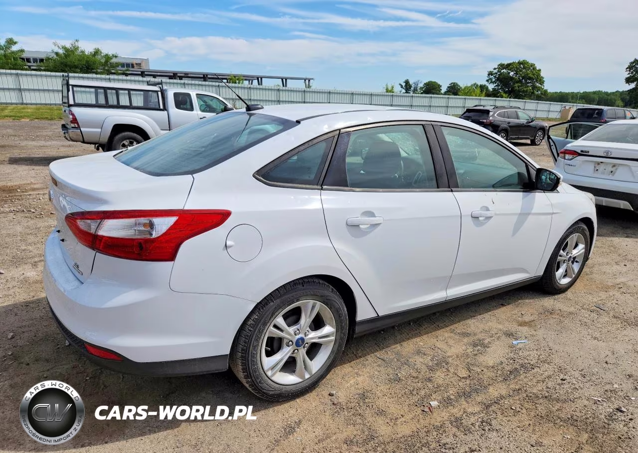 2014 Ford Focus Se VIN:1FADP3F25EL133386 - 3