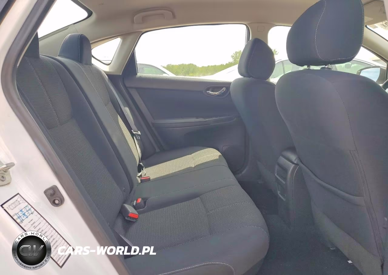 2018 Nissan Sentra S VIN:3N1AB7AP4JY202627 - 10