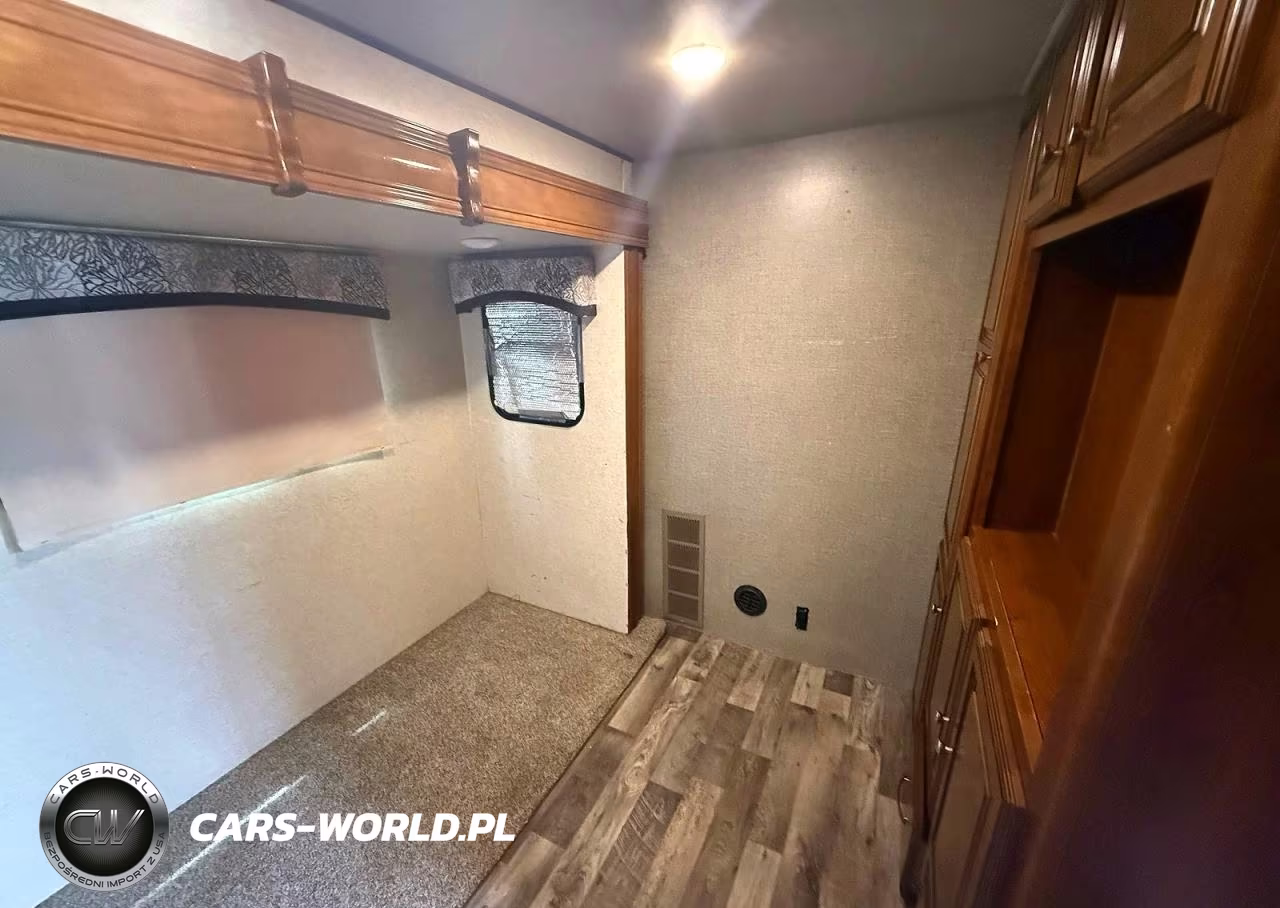 2017 Heartland Bighorn 39Mb Slide-In Camper VIN:5SFBG4227JE349474 - 9