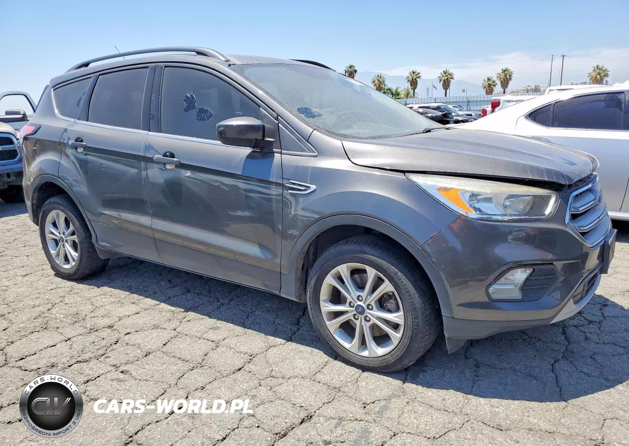 2018 Ford Escape Se VIN:1FMCU9GD8JUC13427 - 4