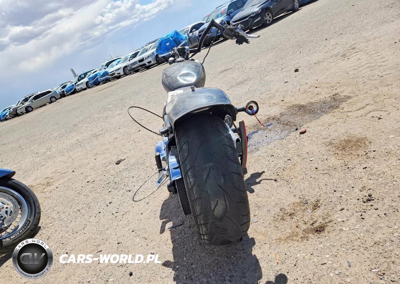2018 Harley-Davidson Fxbrs Breakout 114 VIN:1HD1YHK17JC074841 - 4