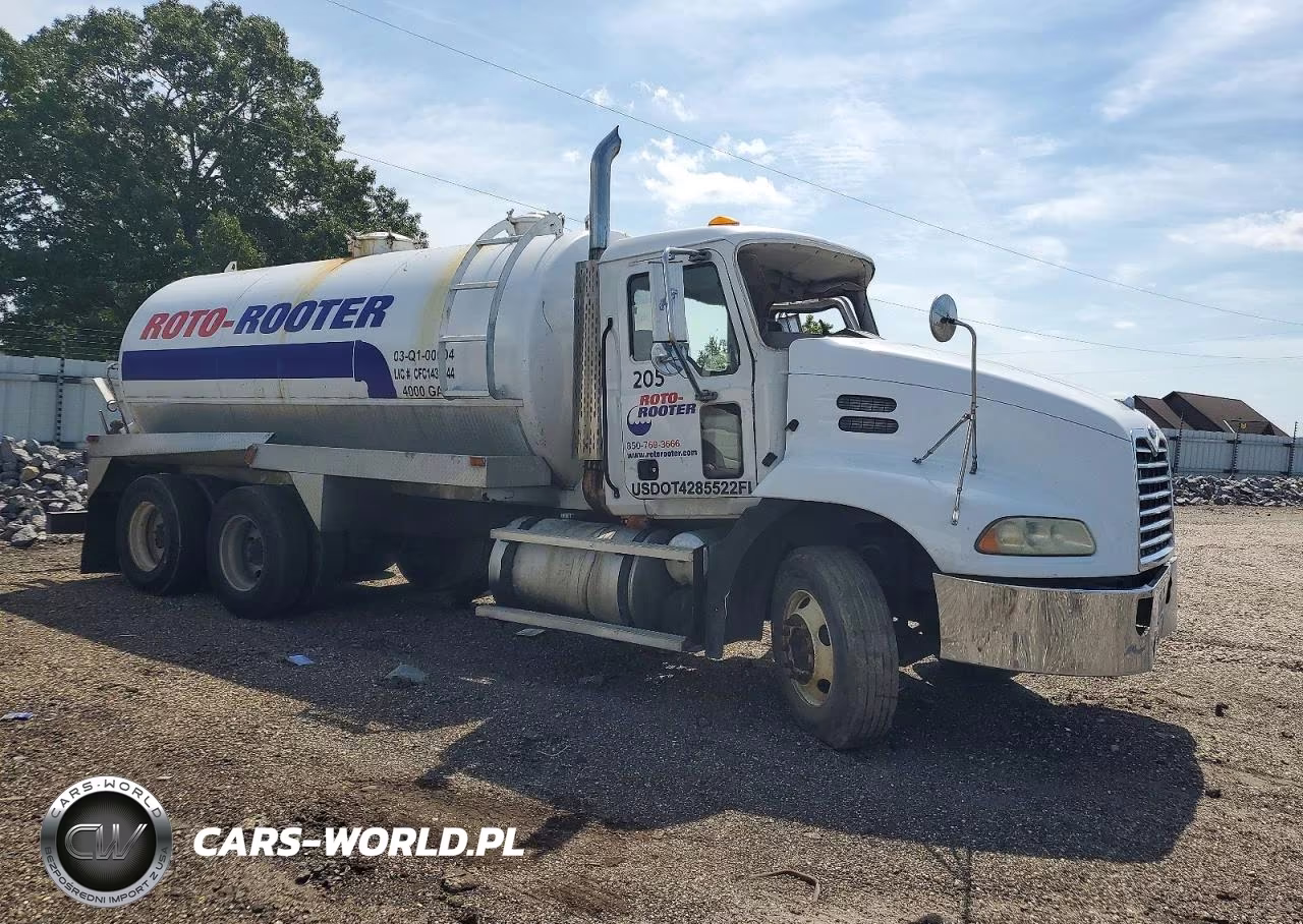 2007 Mack Water Truck – zdjęcie 1 z 10