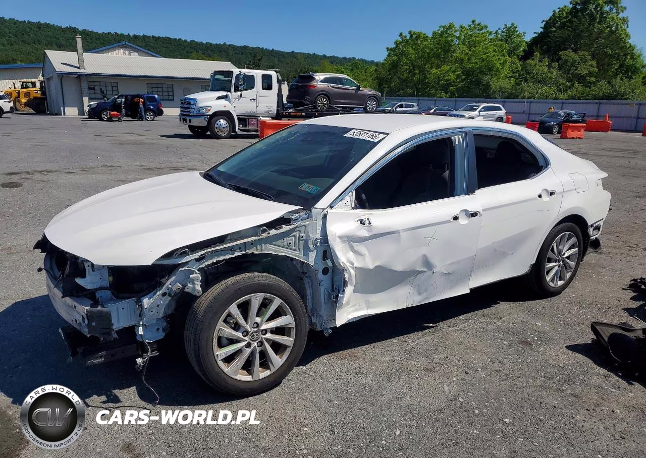 2023 Toyota Camry Le – zdjęcie 1 z 12