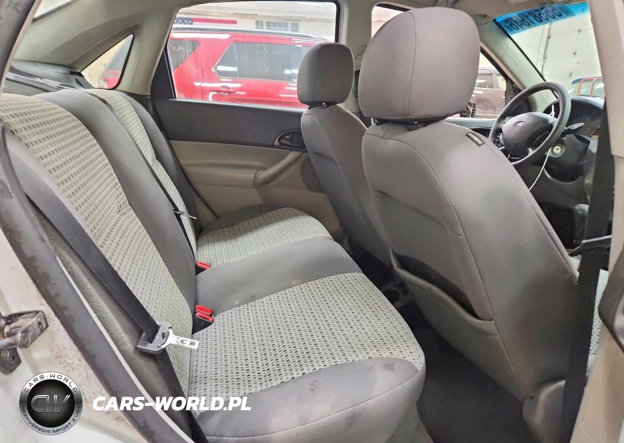 2007 Ford Focus Zx4 VIN:1FAHP34N07W275872 - 10