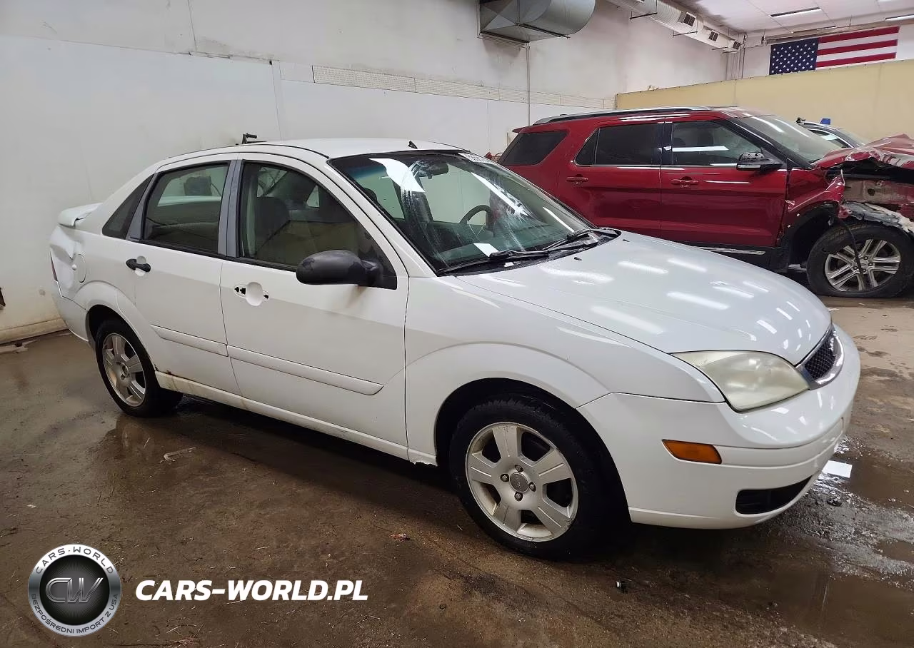 2007 Ford Focus Zx4 VIN:1FAHP34N07W275872 - 4