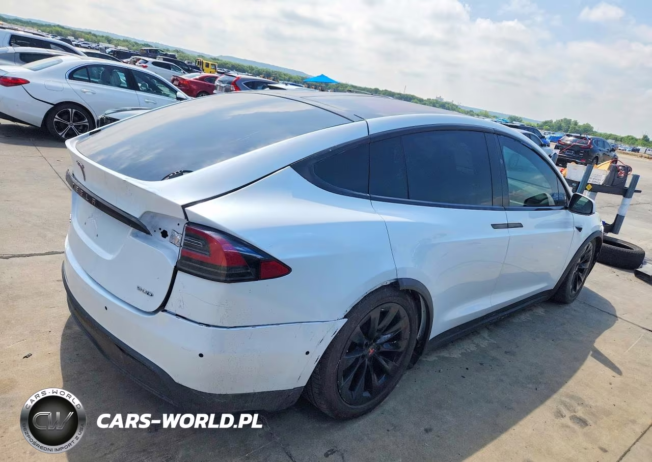 2017 Tesla Model X VIN:5YJXCAE21HF035536 - 3