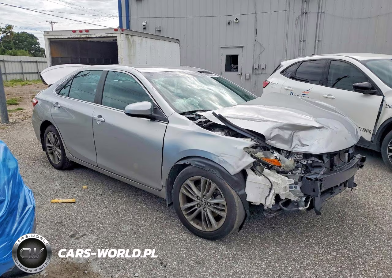 2015 Toyota Camry Se VIN:4T1BF1FK6FU975993 - 4