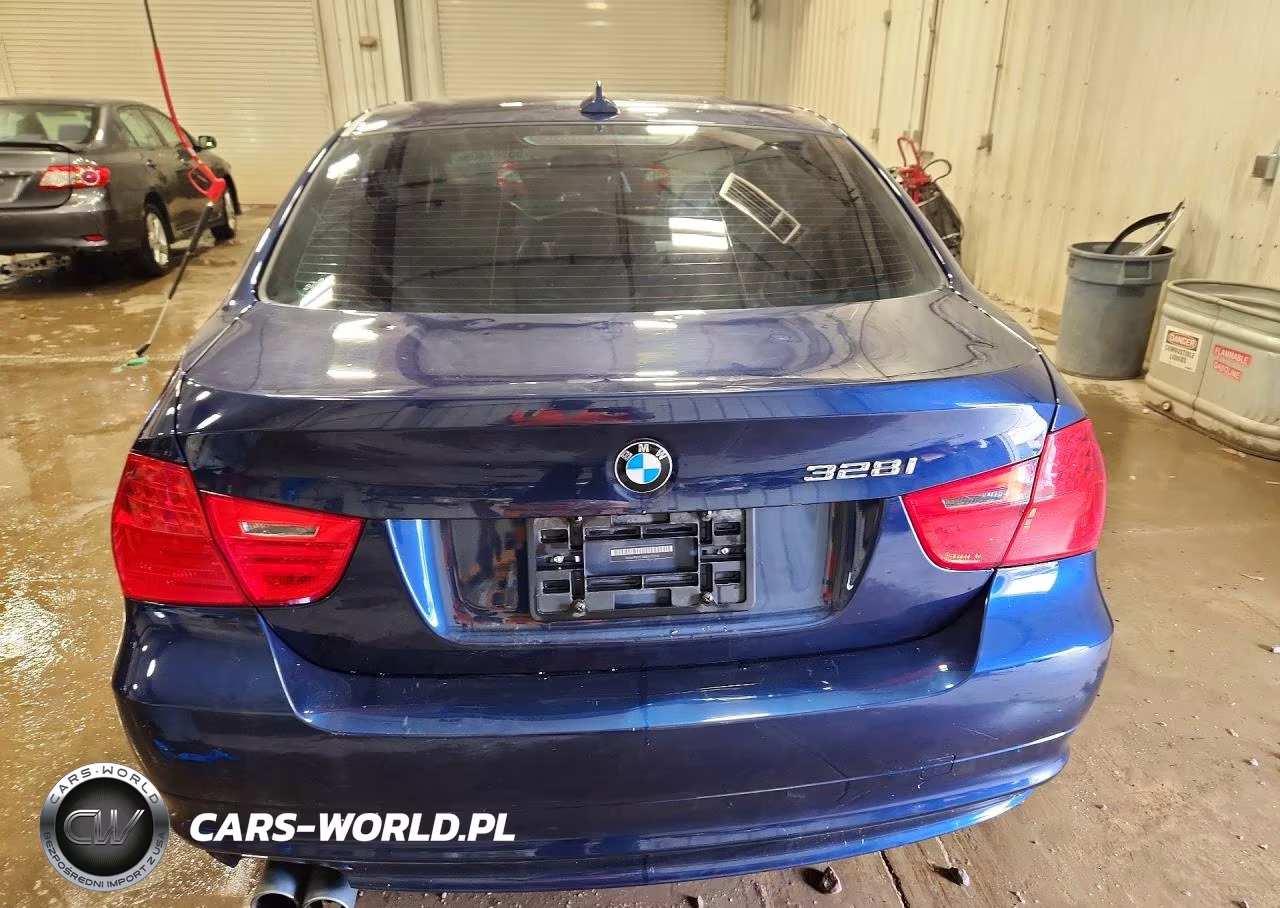 2011 BMW 328 Xi VIN:WBAPK7C58BA772118 - 6