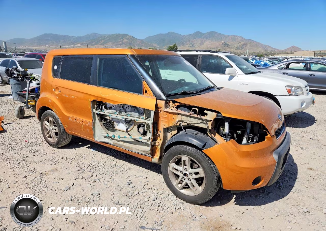 2011 Kia Soul + VIN:KNDJT2A29B7288120 - 4