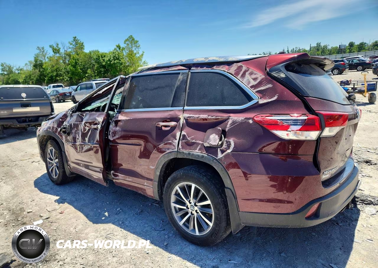 2018 Toyota Highlander Xle VIN:5TDJZRFH6JS851293 - 2