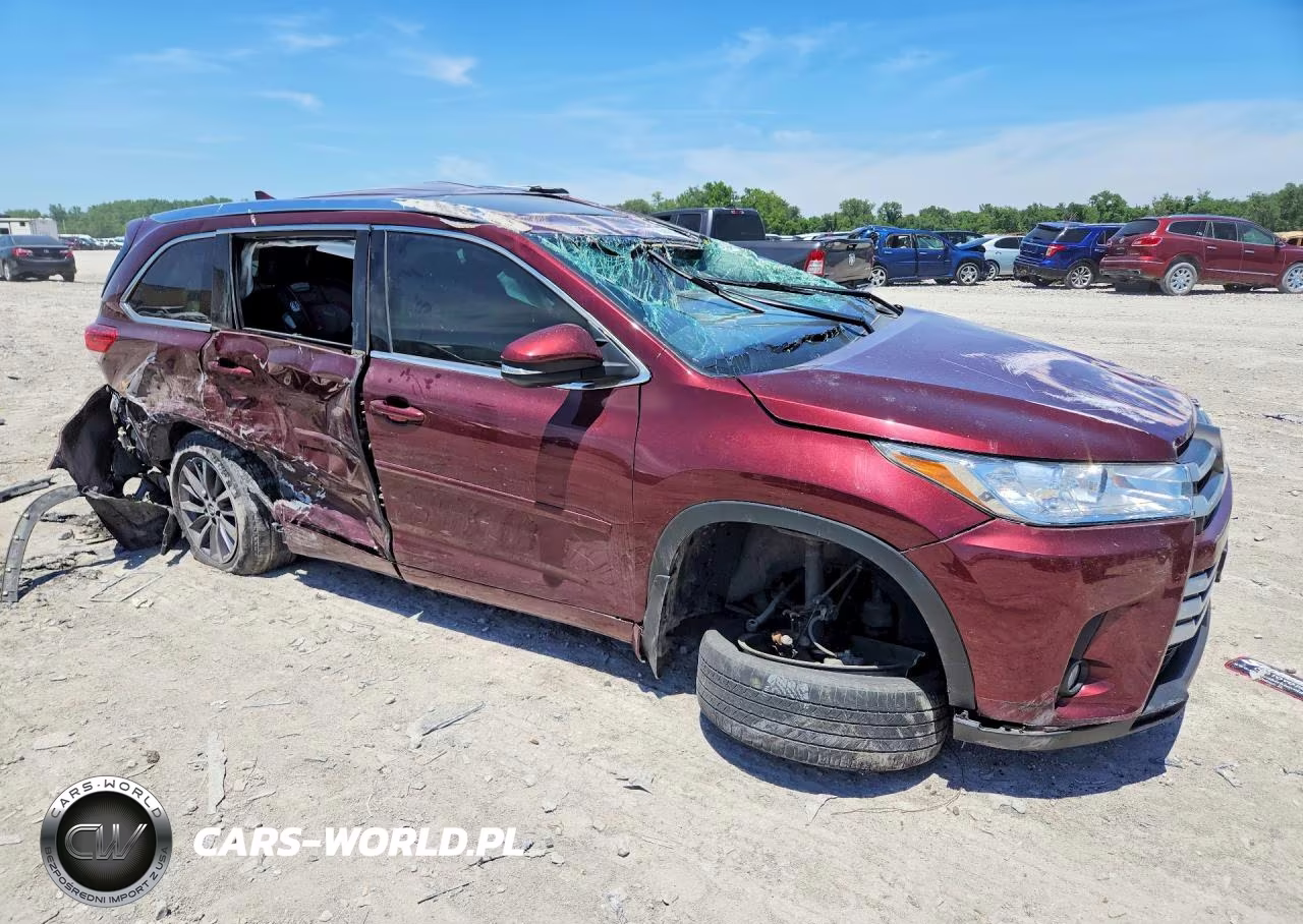 2018 Toyota Highlander Xle VIN:5TDJZRFH6JS851293 - 4
