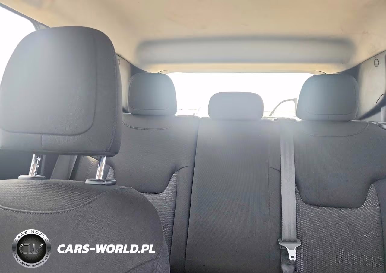 2016 Jeep Renegade Latitude VIN:ZACCJBBT4GPE33712 - 10