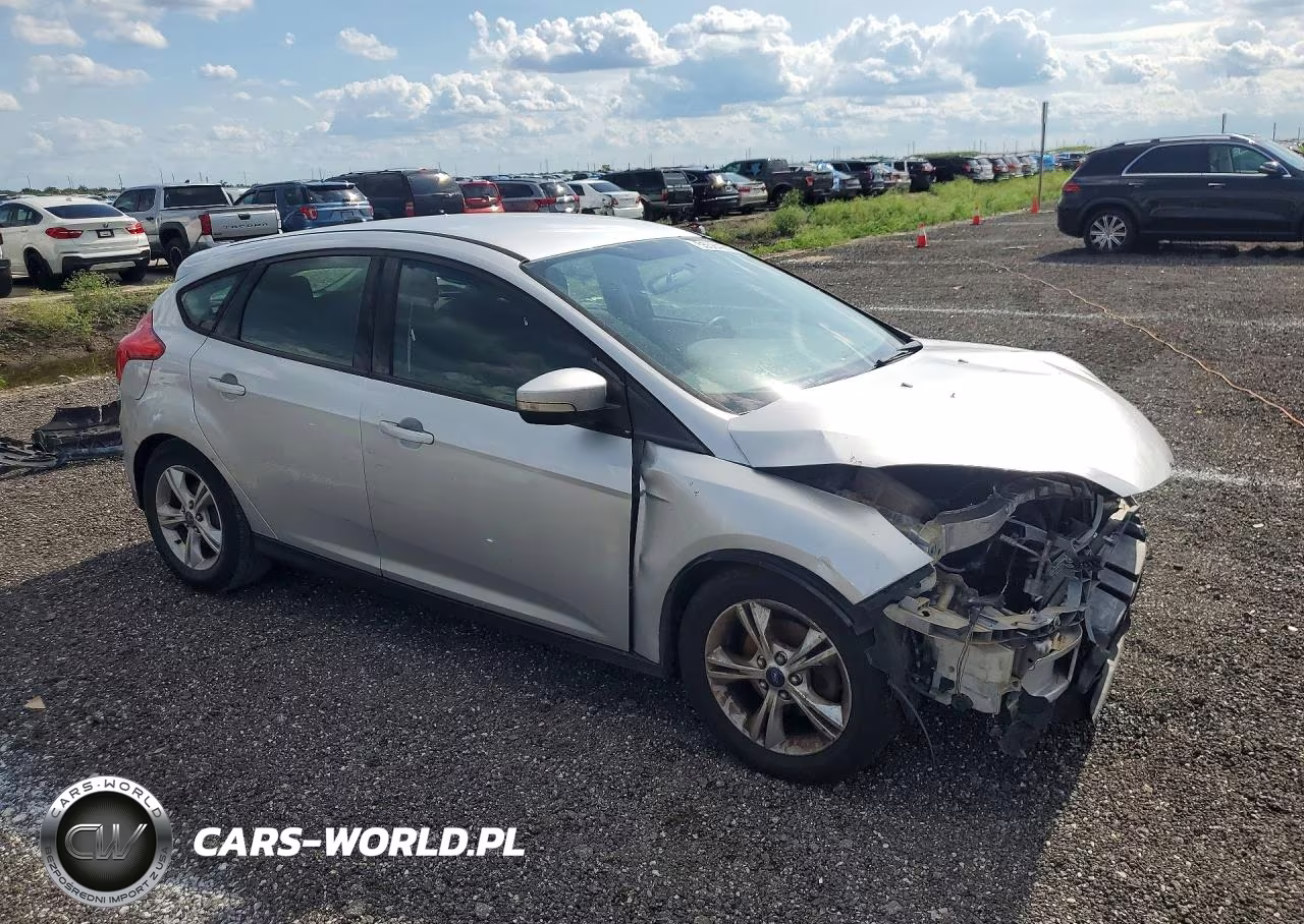 2013 Ford Focus Se VIN:1FADP3K20DL247963 - 4