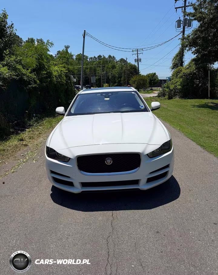 2018 Jaguar Xe Premium