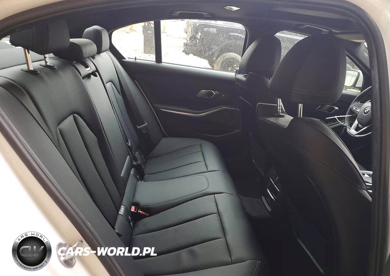 2023 BMW 330Xi VIN:3MW89FF05P8D35027 - 10