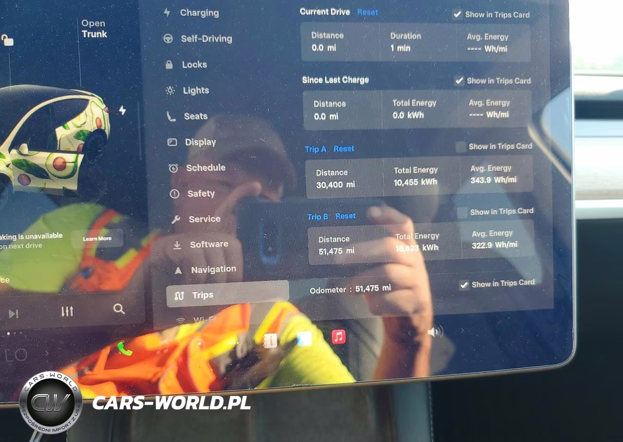 2023 Tesla Model Y VIN:7SAYGDEE2PA192091 - 9