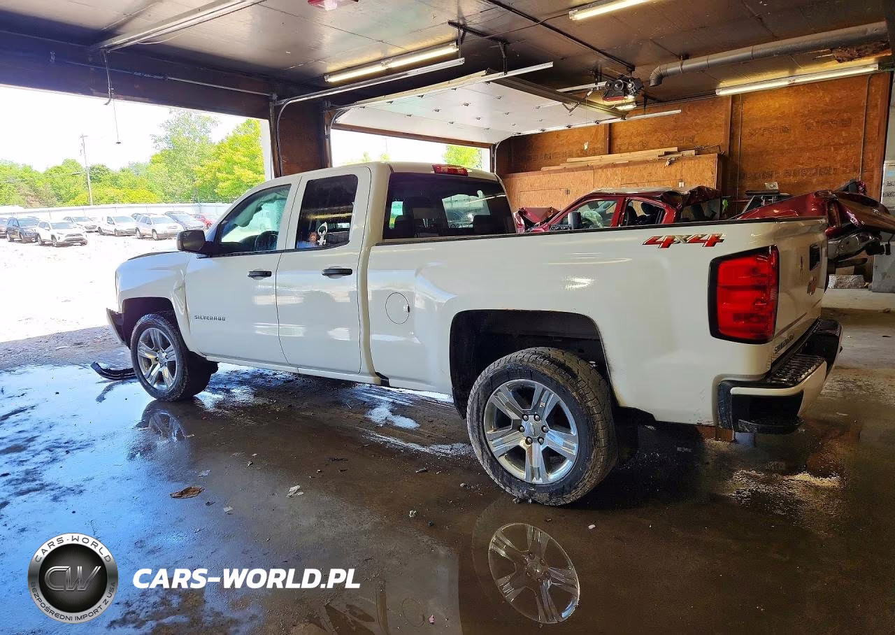 2018 Chevrolet Silverado K1500 Custom VIN:1GCVKPEC2JZ355759 - 2