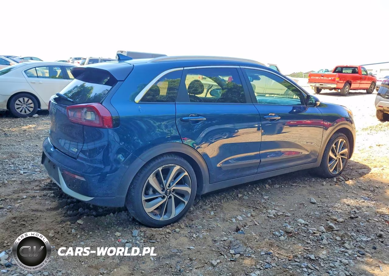 2018 Kia Niro Touring VIN:KNDCE3LC6J5184225 - 3