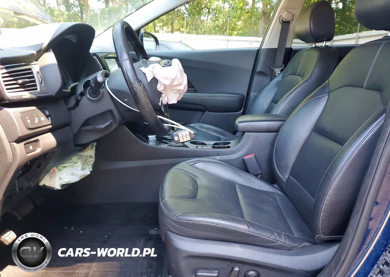 2018 Kia Niro Touring VIN:KNDCE3LC6J5184225 - 7