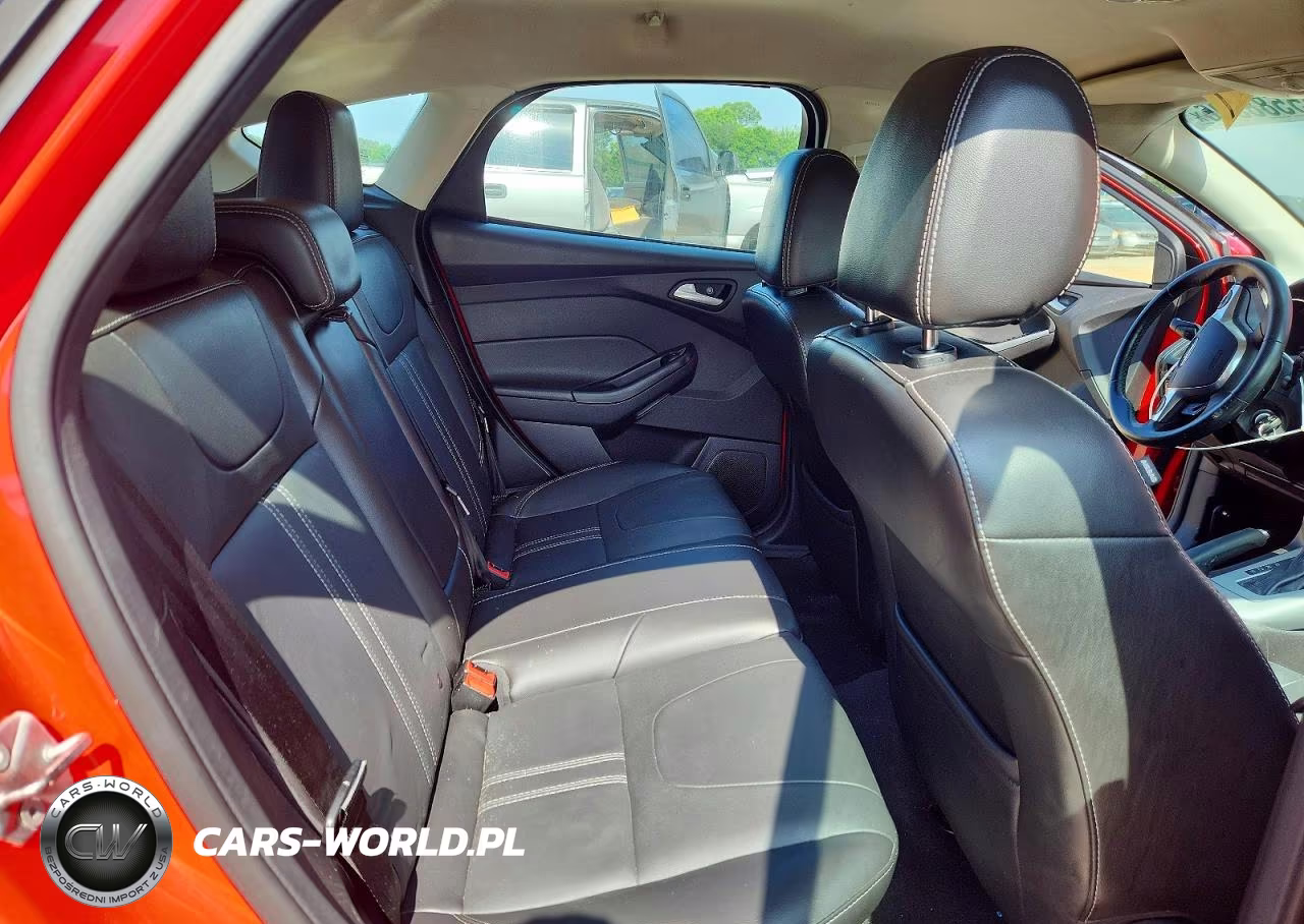 2014 Ford Focus Se VIN:1FADP3K29EL203249 - 10