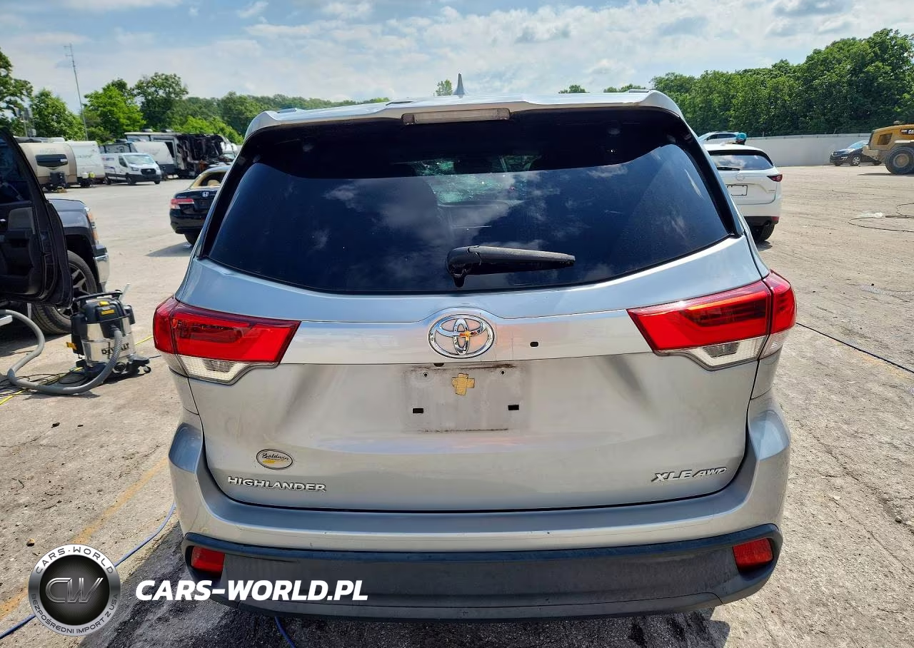 2018 Toyota Highlander Xle VIN:5TDJZRFH9JS897779 - 6