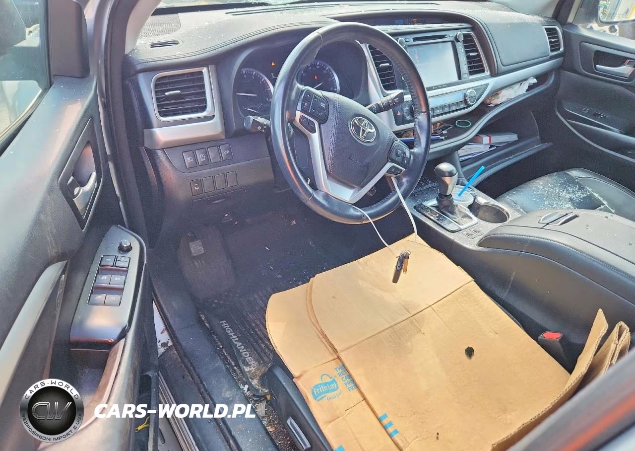 2018 Toyota Highlander Xle VIN:5TDJZRFH9JS897779 - 8