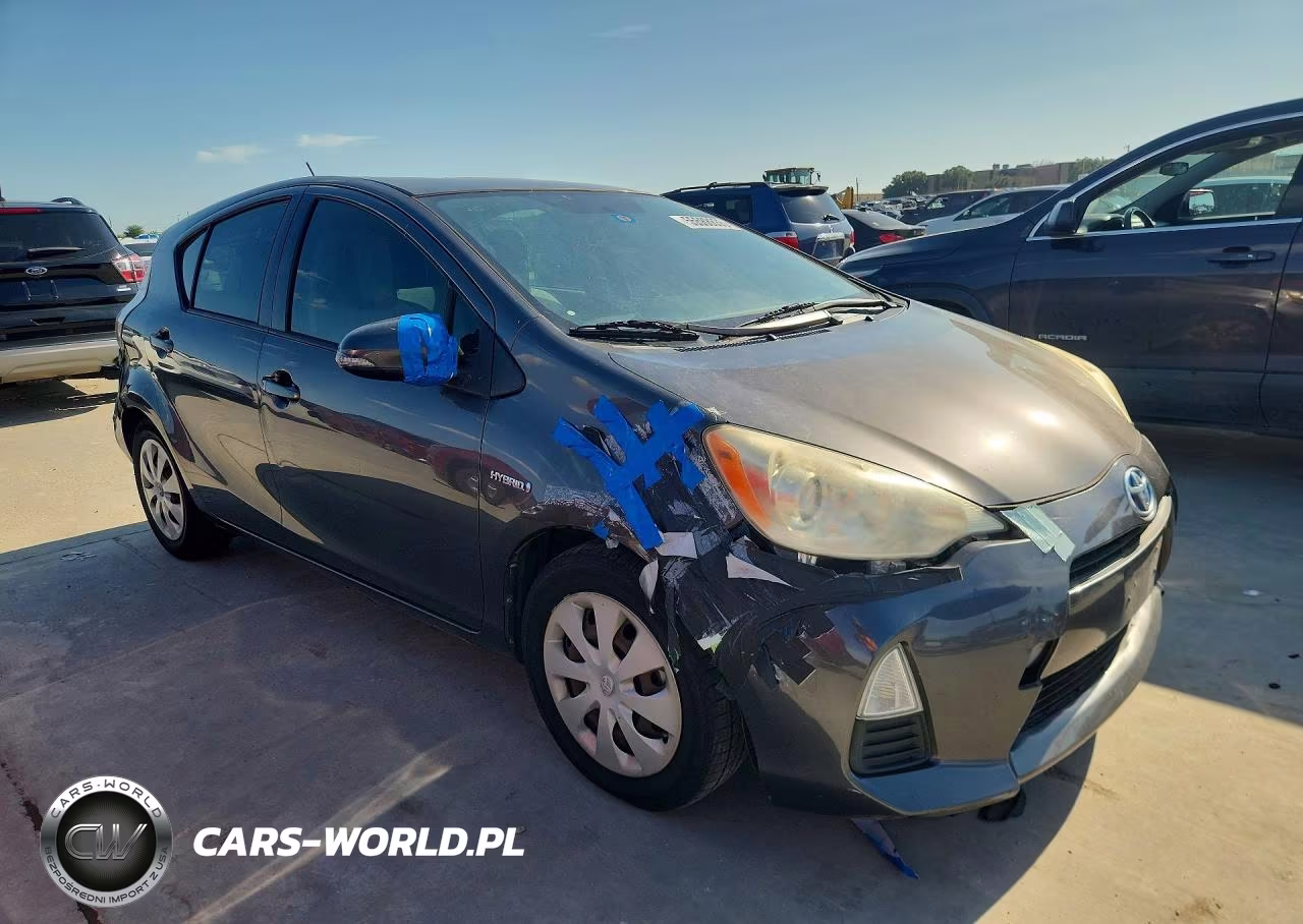 2013 Toyota Prius C One VIN:JTDKDTB33D1533336 - 4