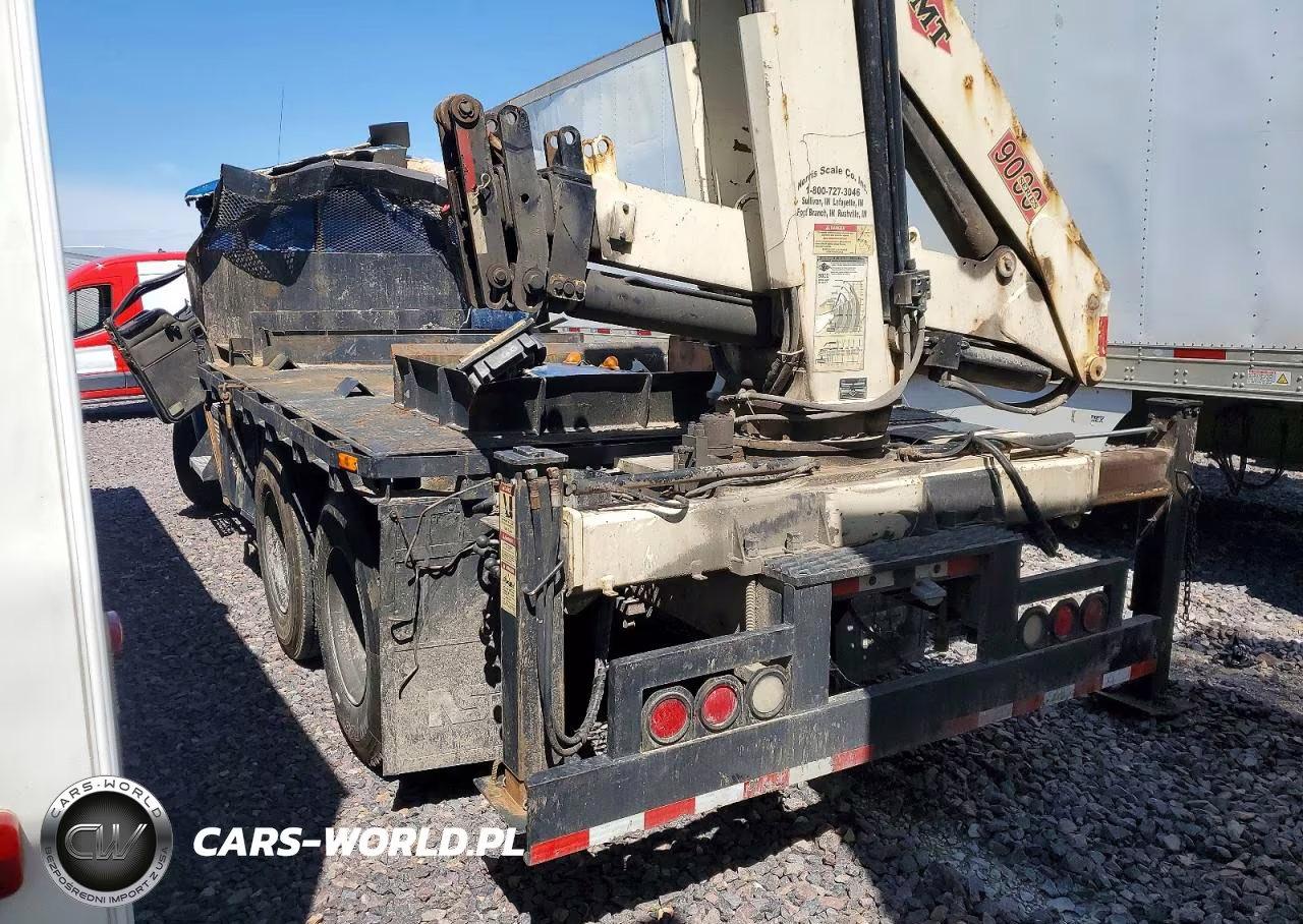 2005 Kenworth Construction T300 VIN:2NKMLZ9X35M080027 - 3