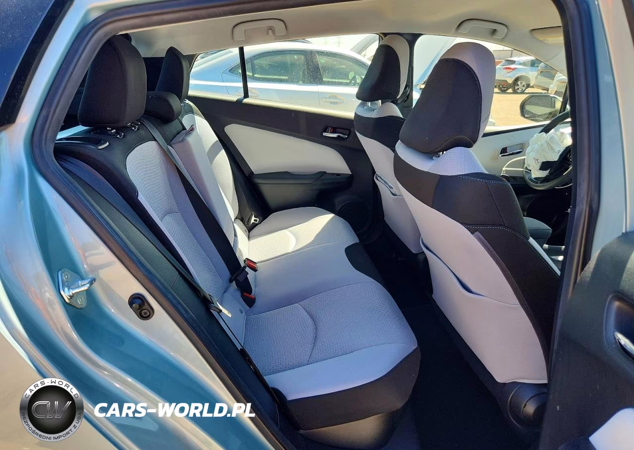 2021 Toyota Prius Le VIN:JTDKAMFU4M3143612 - 10
