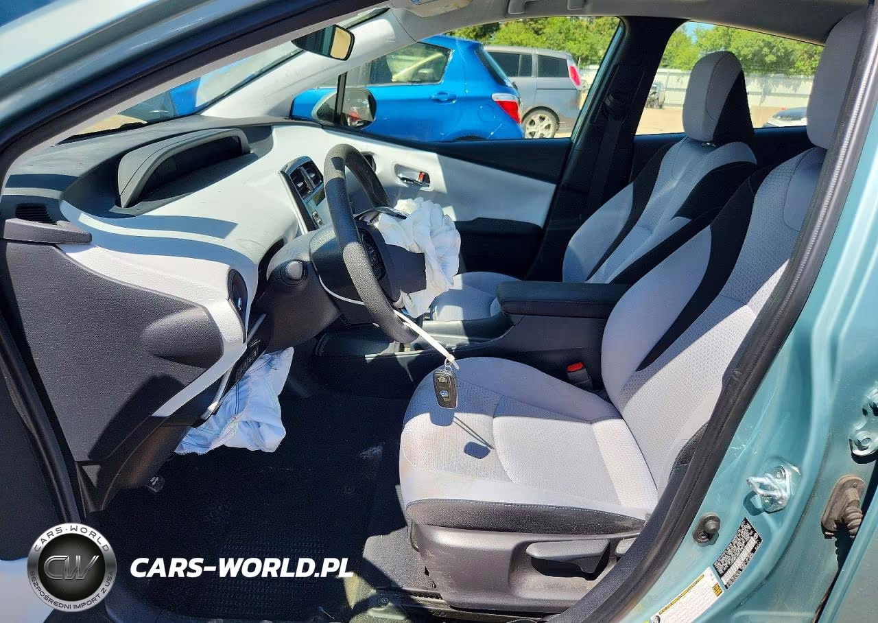 2021 Toyota Prius Le VIN:JTDKAMFU4M3143612 - 7